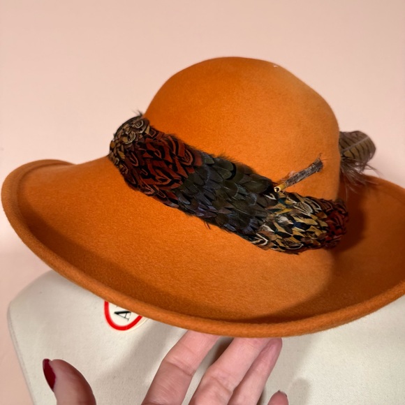 Vintage 1970's 80's burnt orange Wool quail feather avant garde fedora hat - Picture 5 of 17